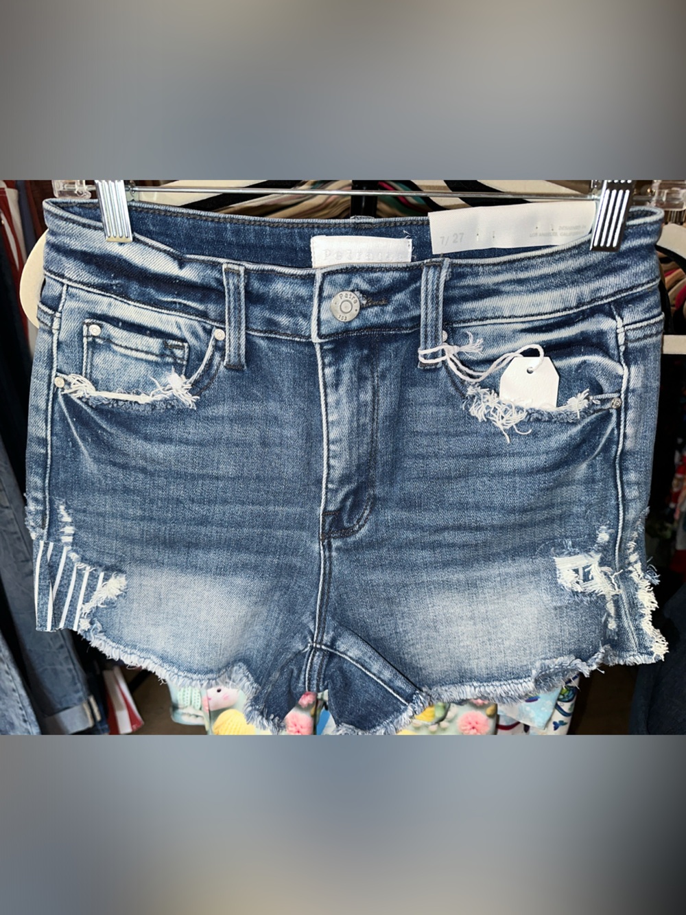Frayed Hem Distressed Denim Shorts in Blue